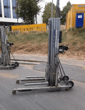 Sumner Contractor Materiallift Modell 2124 Manuell 7,20 m Hubhöhe #2495058