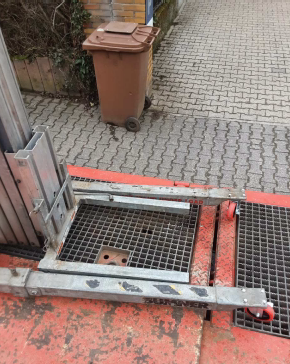 Sumner Contractor Materiallift Modell 2124 Manuell 7,30 m Hubhöhe #2495058
