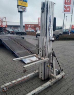 Sumner Contractor Materiallift Modell 2124 Manuell 7,30 m Hubhöhe #2495058