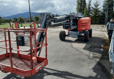 Skyjack SJ 63 AJ Gelenkteleskoparbeitsbühne Diesel 21,38 m Arbeitshöhe #2473918 - #2474138