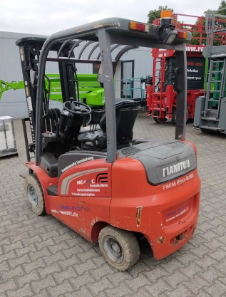 Manitou ME425 AC Gabelstapler 2,50 t Elektro 5,00 m Hubhöhe #2481818