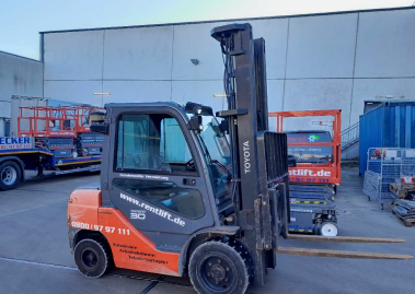 Toyota 02-8FDF30 Gabelstapler 3,00 t Diesel 6,00 m Hubhöhe #2482508
