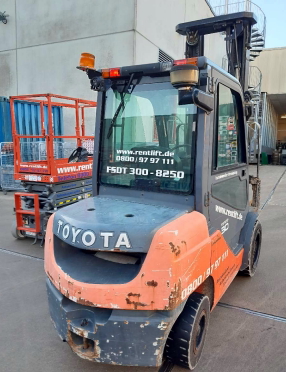 Toyota 02-8FDF30 Gabelstapler 3,00 t Diesel 6,00 m Hubhöhe #2482508