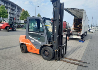 Toyota 02-8FDF30 Gabelstapler 3,00 t Diesel 6,00 m Hubhöhe #2482508