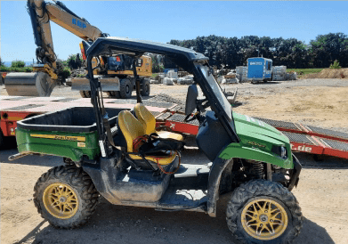 John Deere Gator XUV 560 E Materialtransporter #2496428