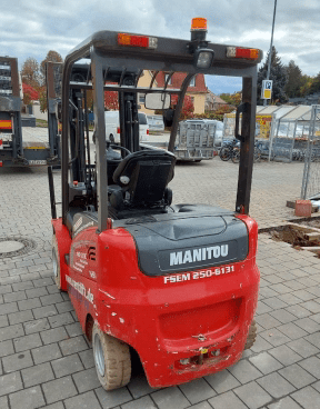 Manitou ME425 C Gabelstapler 2,5t Elektro 4,80 m Hubhöhe #2461318 - # 2461328