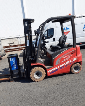 Manitou ME425 C Gabelstapler 2,5t Elektro 4,80 m Hubhöhe #2461318 - # 2461328